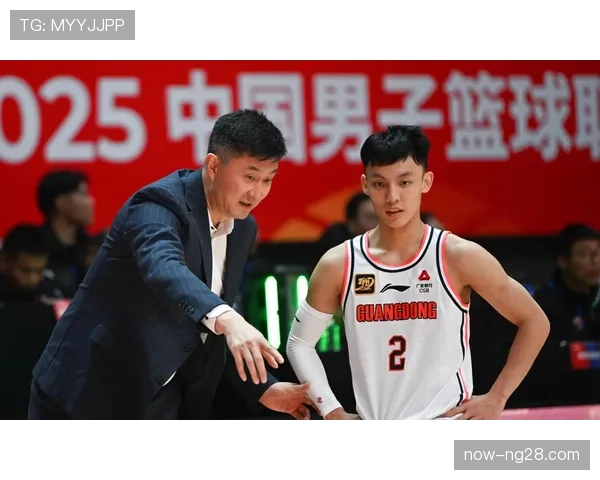 徐杰化身防守指挥官 广东残阵构建外线锁死加包夹协防体系